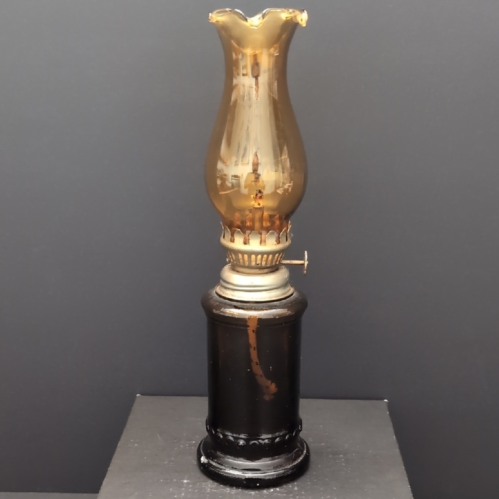 VGT,Amber Glass Oil Lamp.